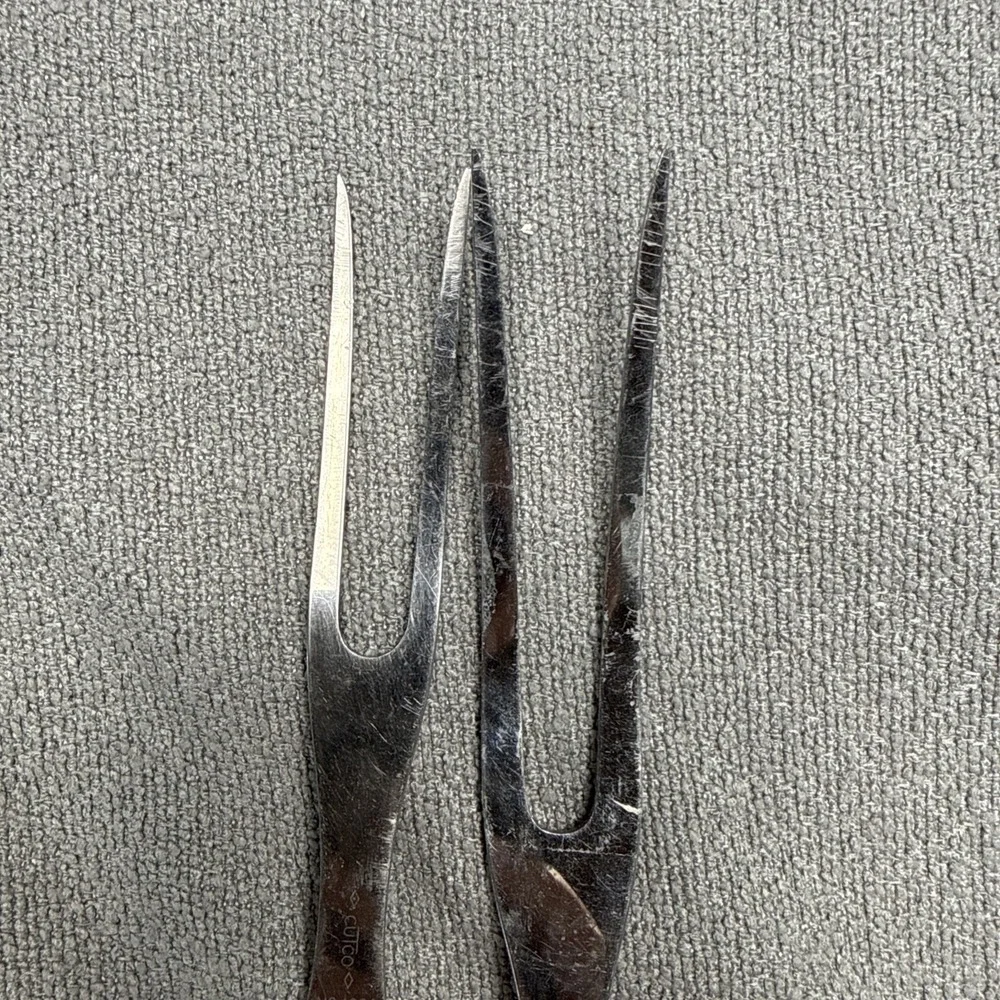 Vintage CUTCO  1026 And 27 Turning & Carving Forks Brown Swirl Handle USA